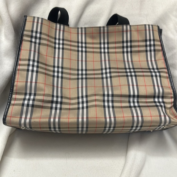 Burberry tote - Picture 4 of 7